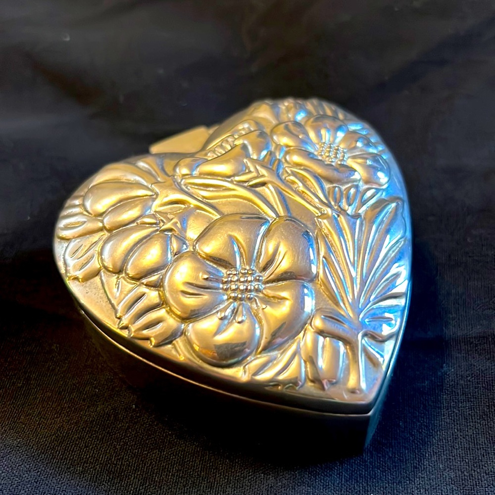 International Silver Company vintage heart box jewelry case